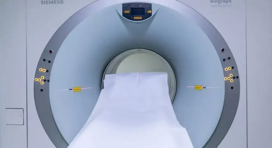 Tomograf komputerowy Siemens Biograph. Badanie może pomóc wykryć nerwiak nerwu słuchowego objawy.