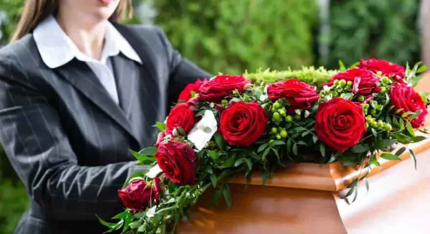 Koszt przewozu zwłok: Polska i świat. Jak nie przepłacić?