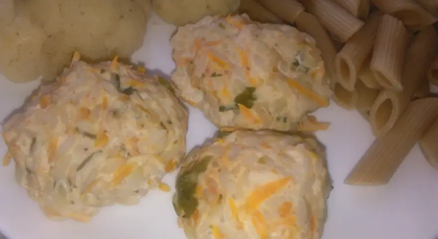 Pulpety drobiowe na parze – zdrowy i prosty przepis na obiad
