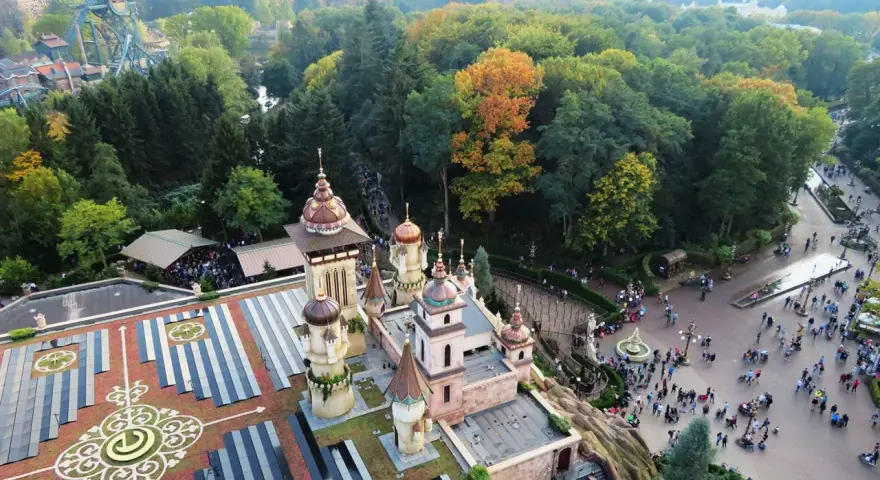 A fairytale castle and amusement park, a perfect destination for a trip from Amsterdam to Efteling.