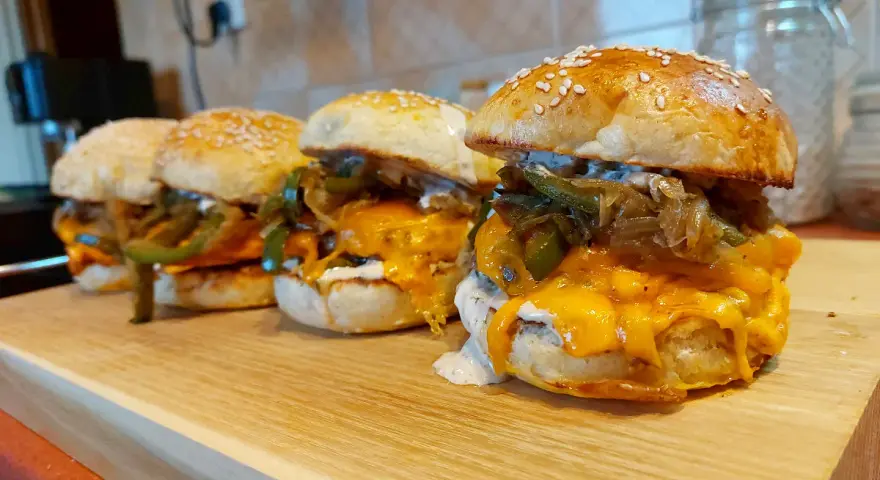 Karmelizowana cebula: Ile czasu na idealny dodatek do burgera?