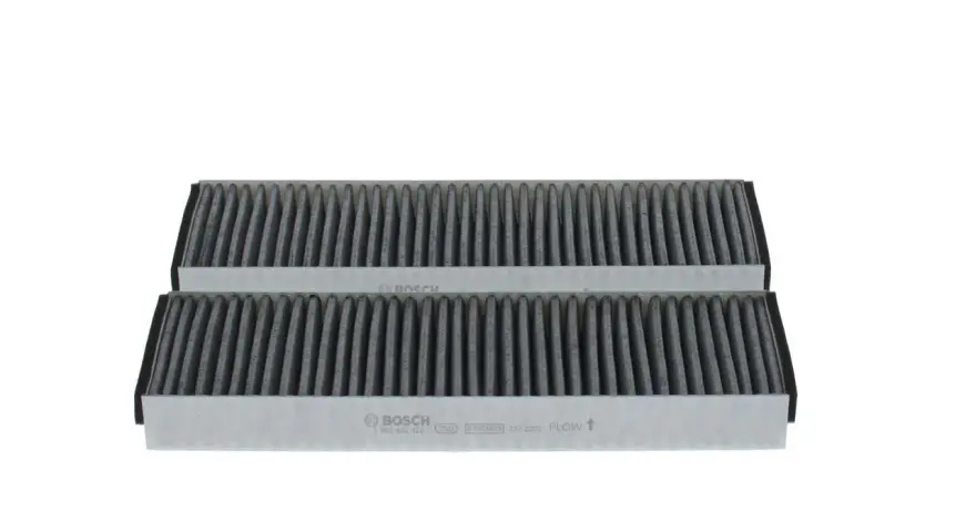 Dwa nowe filtry kabinowe Bosch, idealne do wymiany w Audi A6 C6. Zapewnią czyste powietrze w Twoim aucie.