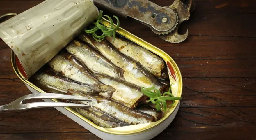 Ryby w puszkach: omega-3 przetrwało? Jak wybierać zdrowo?