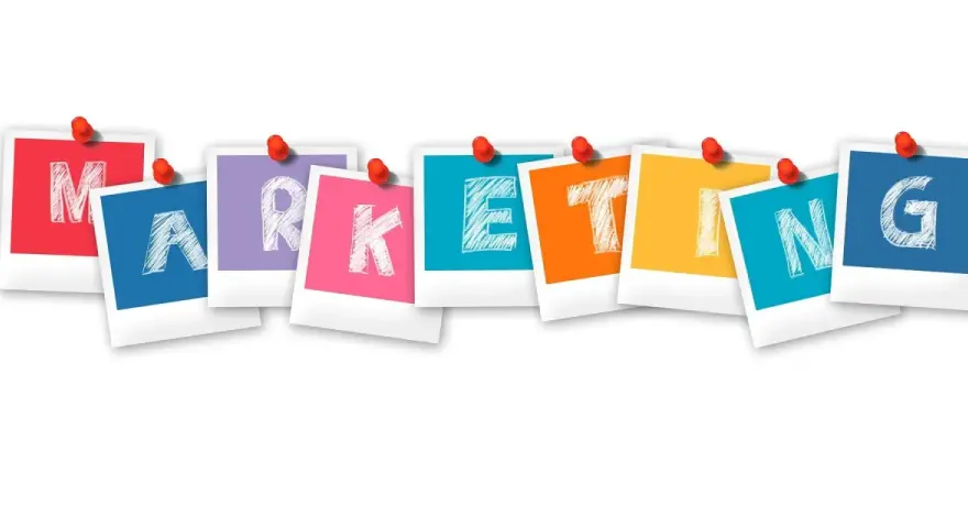 Fotos de colores con letras que forman "MARKETING". Así se ve el marketing 2.0: interactivo y visual.