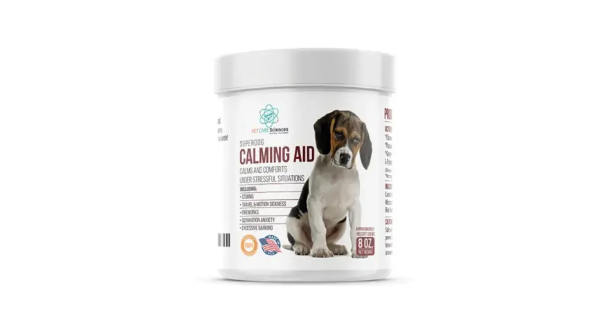 Flacon de SuperDog Calming Aid, un sédatif chien pour apaiser les animaux stressés par les orages, feux d'artifice ou anxiété de séparation.