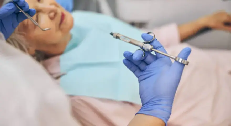 Znieczulenie u dentysty: Bez bólu? Cała procedura krok po kroku