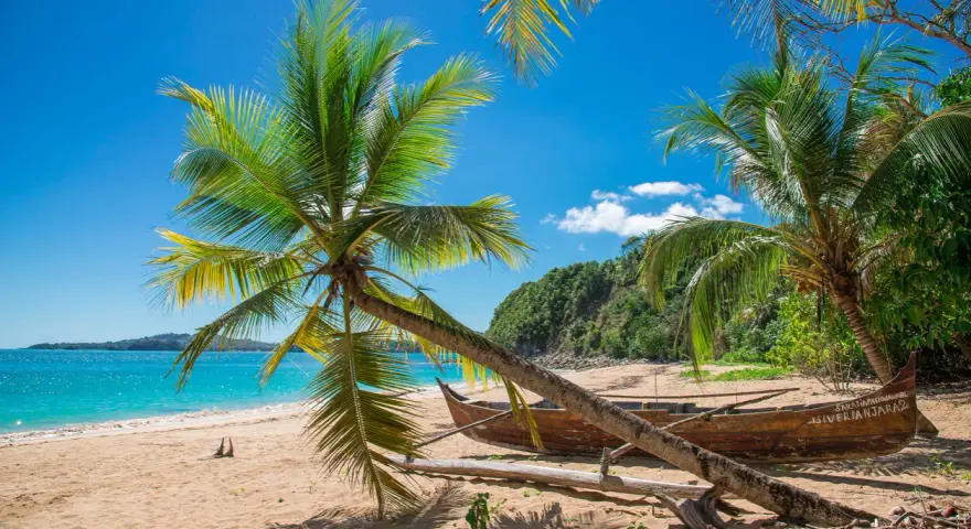 Rajska plaża na Nosy Be, kiedy jechać? Idealny czas to sucha pora, od maja do października.