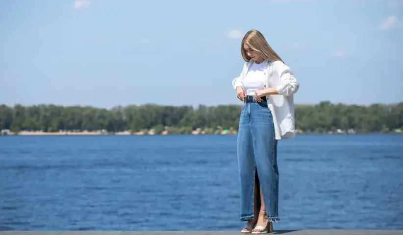 Jak nosić długą białą koszulę - 5 stylowych sposobów na modę