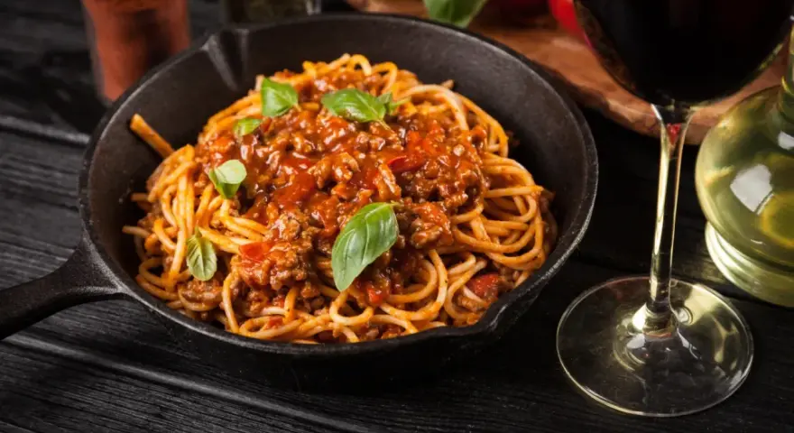 Spaghetti z mięsem mielonym: Sekrety idealnego smaku (Krok po kroku)