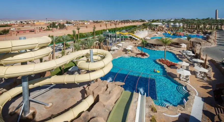 Reef Oasis Sharm: Barriera, Lusso o Famiglia? La Guida Completa