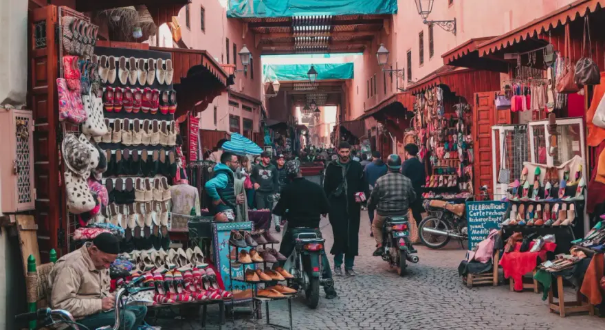 Czy w Marrakeszu jest bezpiecznie? Odkryj zagrożenia i porady dla turystów