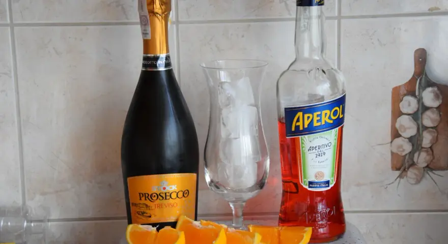 Aperol z szampanem: jak zrobić luksusowy Aperol Royal?