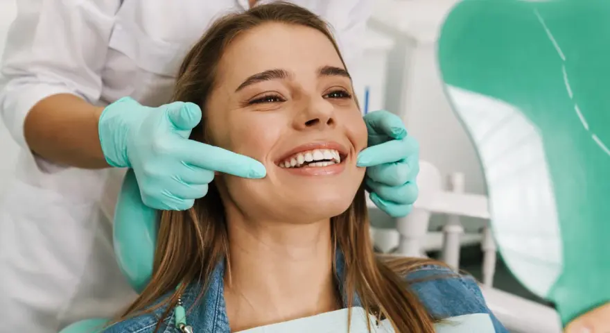 Kiedy jeść po dentyście? Dieta po plombach, ekstrakcji, wybielaniu