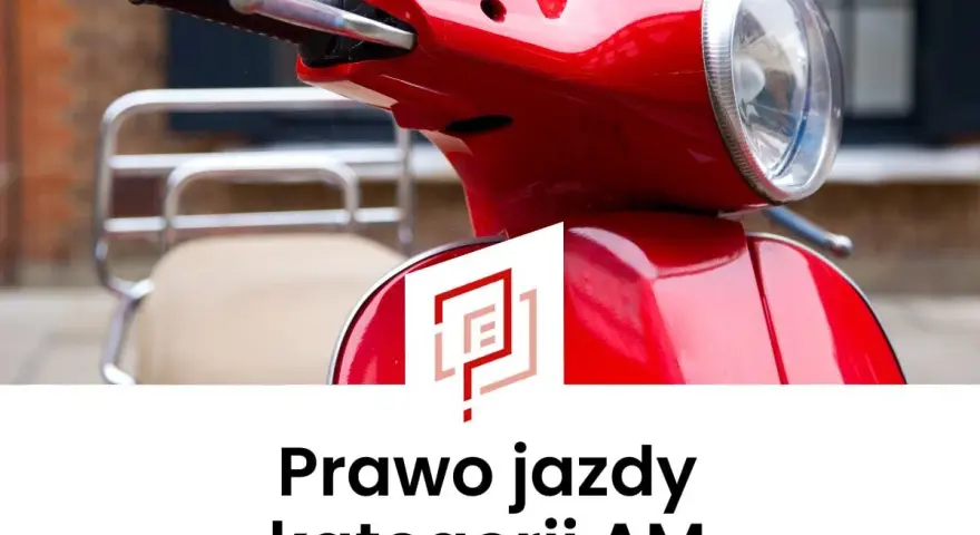 Czerwony skuter i napis "Prawo jazdy kategorii AM". Marzysz o wolności na dwóch kółkach? Teraz prawo jazdy AM za darmo!