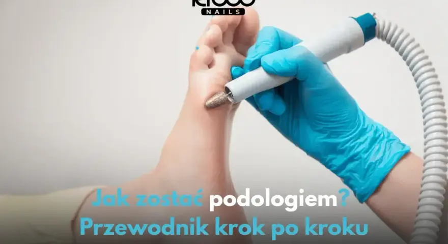 Rękawiczka z frezarką pielęgnuje stopę. Dowiedz się, jak zostać podologiem i rozpocząć karierę w tej branży.