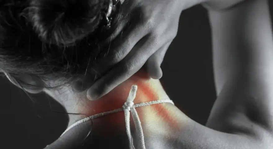 Ból karku i szyi, objawy fibromialgii. Poszukiwanie skutecznego leczenia fibromialgii.