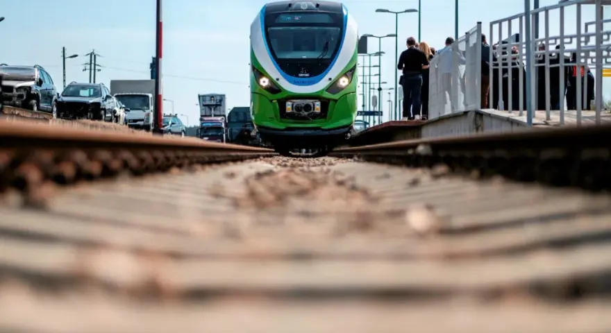 Pociąg TLK co to znaczy? Poznaj jego znaczenie i cechy podróży
