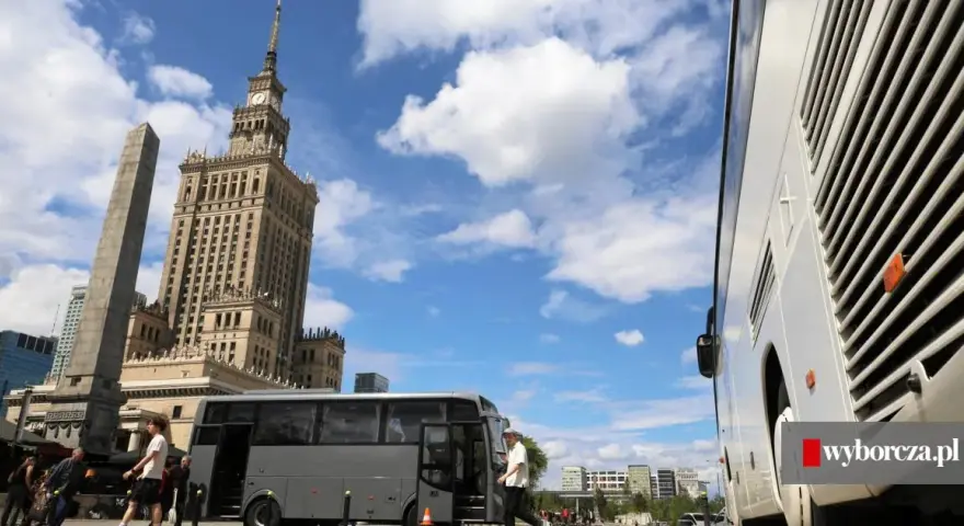 Gdzie jest przystanek Big Bus Warszawa? Start z Dworca!