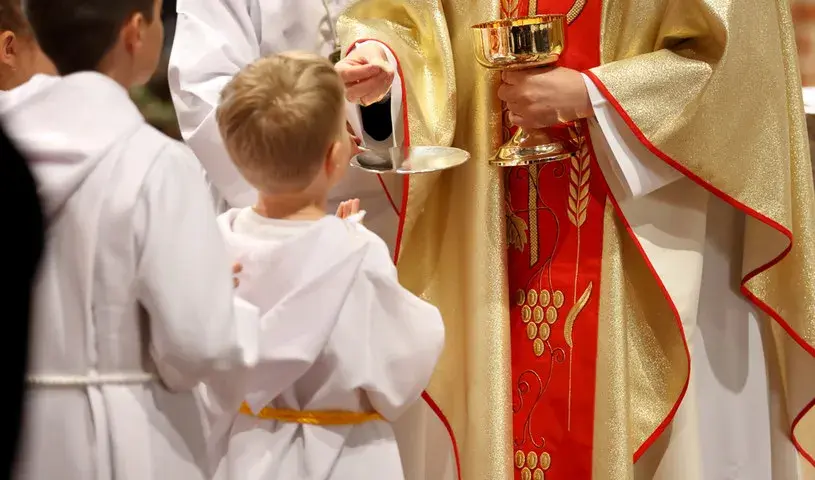 Kiedy nie można przyjąć komunii świętej? Oto kluczowe zasady i grzechy