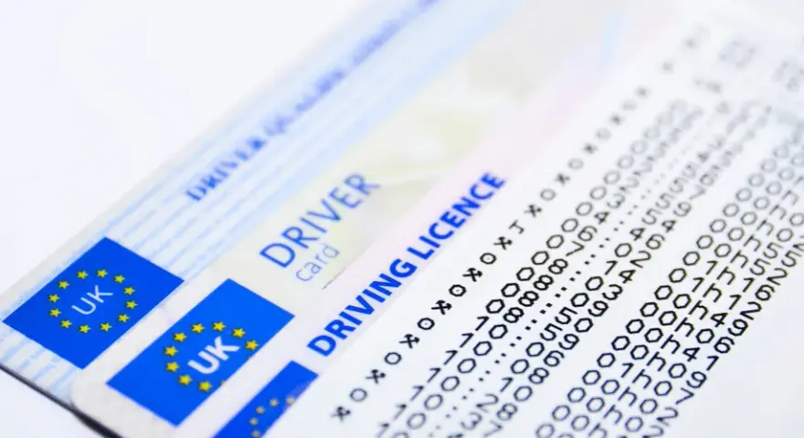 Kto naprawdę płaci za kartę kierowcy? Odkryj ważne informacje