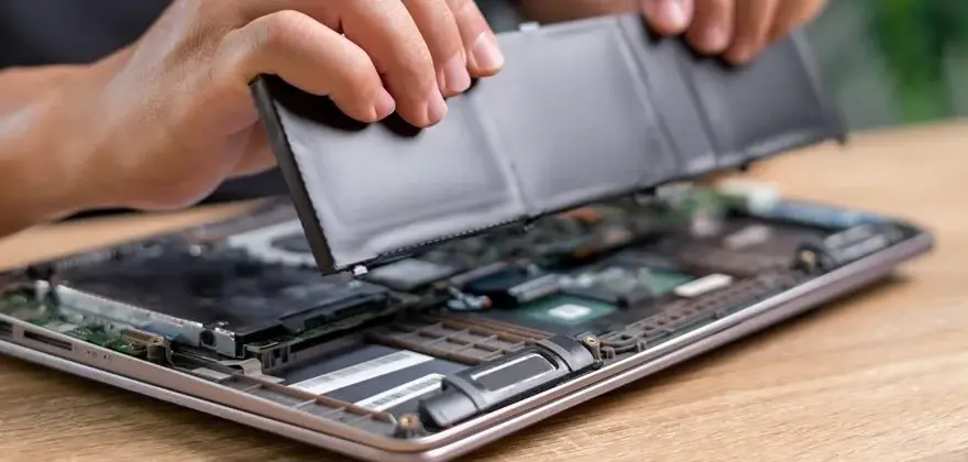Jak naprawić baterię w laptopie i przywrócić jej pełną wydajność