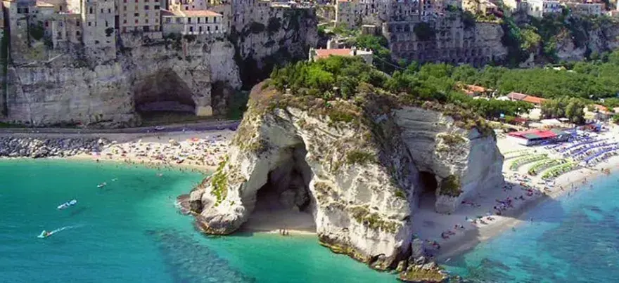 Spiagge Tropea: Guida alle Perle della Costa degli Dei