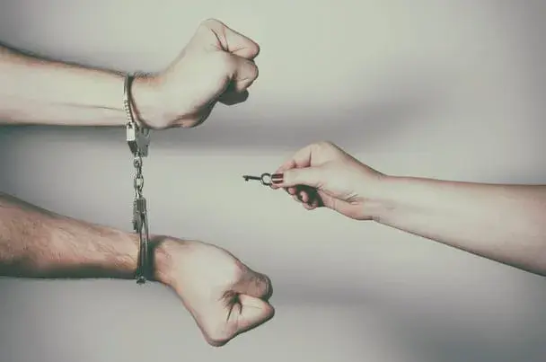 Sąd penitencjarny: Co to jest? Twoja szansa na wcześniejszą wolność