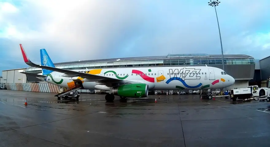 Wizz Air: przewóz alkoholu limity, zasady i unikanie problemów