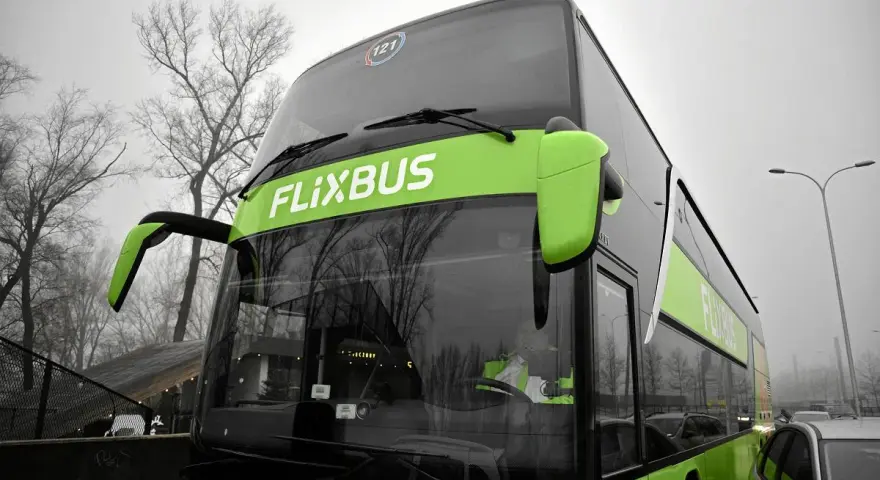 Flixbus Warszawa: Gdzie zatrzymuje się Twój autobus? Pełny przewodnik