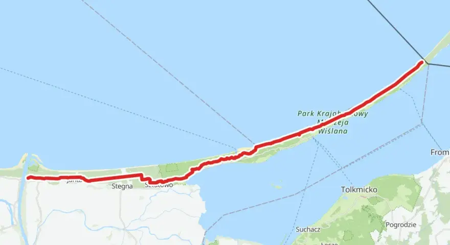 Trasa rowerowa R10 przebiega przez malownicze tereny Mierzei Wiślanej, wzdłuż wybrzeża, mijając Stegnę i Park Krajobrazowy Wysoczyzny Elbląskiej.