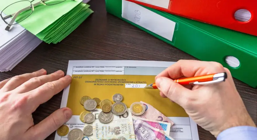 PIT-37 w 2026: Czy musisz się rozliczyć? Sprawdź i nie trać na ulgach!