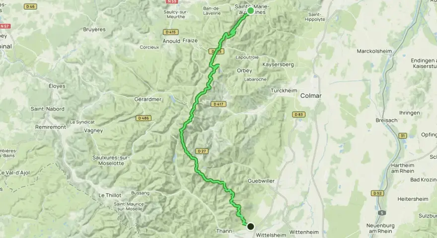 Mappa della route de crêtes, un percorso tortuoso tra montagne e villaggi come Colmar e Épinal.