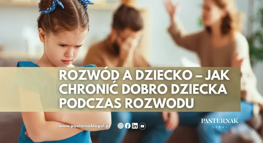 Smutna dziewczynka na pierwszym planie, w tle kłócący się rodzice. Temat: rozwód a dzieci – jak chronić dobro dziecka.