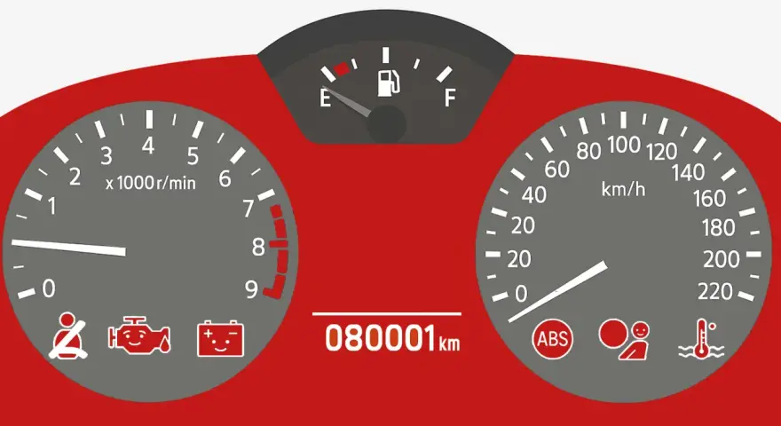 Deska rozdzielcza z kontrolkami: pasy, silnik, akumulator, ABS, poduszka powietrzna, temperatura. Przebieg 80001 km. System precrash czujny.