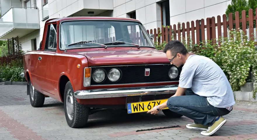 Jak zarejestrować auto na żółte tablice? Kompletny poradnik