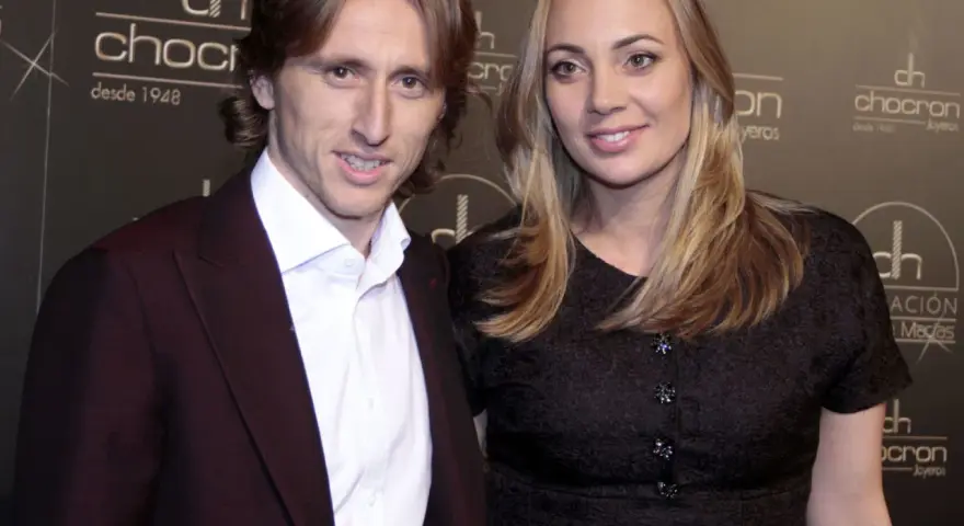 Luka Modrić z żoną Vanessą na evencie.