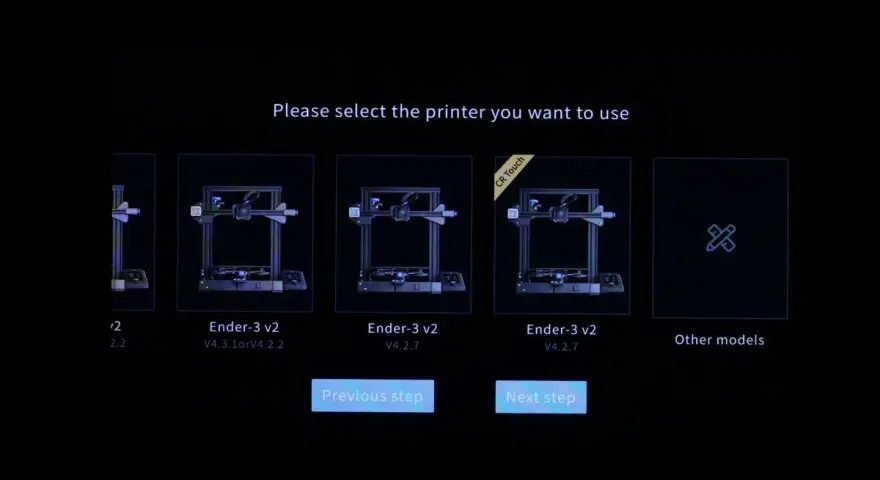 Ekran wyboru drukarki na Creality Sonic Pad. Widoczne modele Ender-3 v2, w tym jeden z CR Touch.