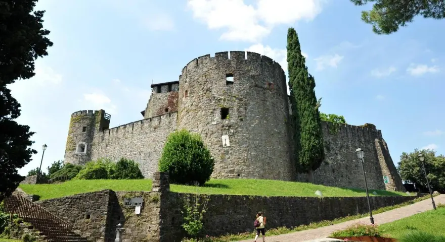 Il Castello di Gorizia, un luogo imperdibile per chi visita la città. Ecco cosa vedere a Gorizia in un giorno, partendo da questa imponente fortezza.