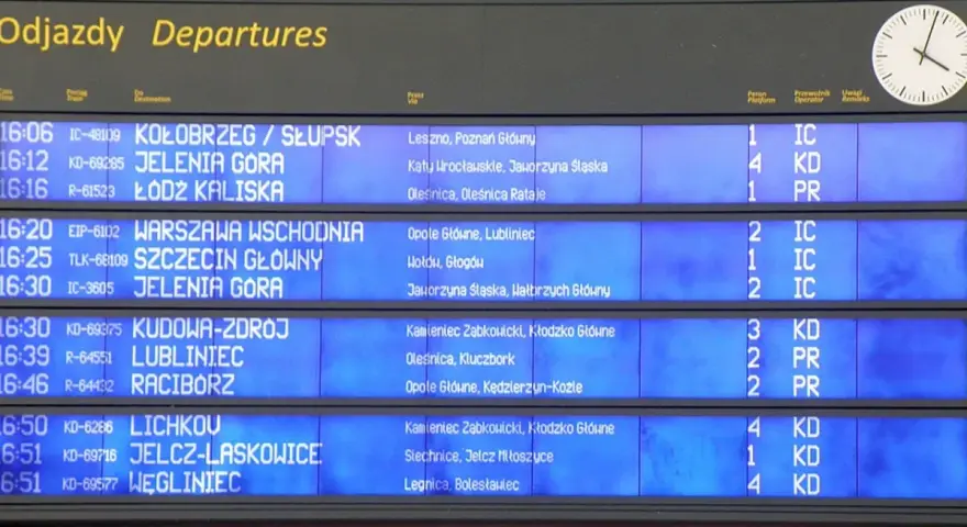 Aktualny rozkład jazdy pociągów Katowice: Odjazdy, perony, opóźnienia