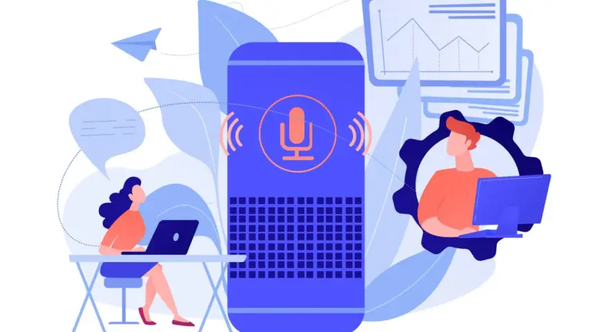 Une femme travaille sur son ordinateur, un assistant vocal est au centre. L'enregistrement audio preuve le droit du travail.