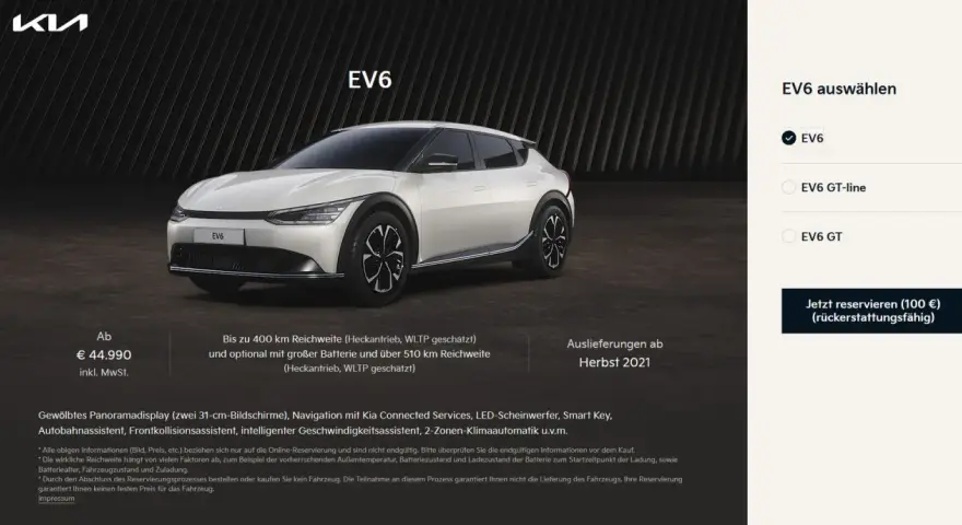 Biały Kia EV6, cena od 44.990 €, zasięg do 400 km, z opcją większej baterii.
