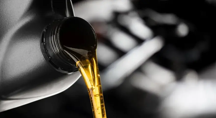 Motul 5W30: Jaki olej wybrać? Poradnik i porównanie