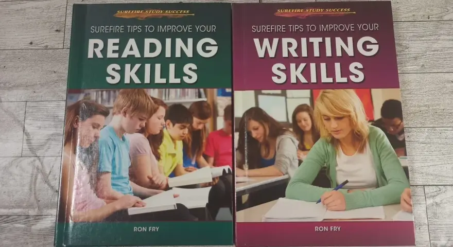 Dwa podręczniki Rona Fry'a: "Reading Skills" i "Writing Skills", pomagające w nauce.