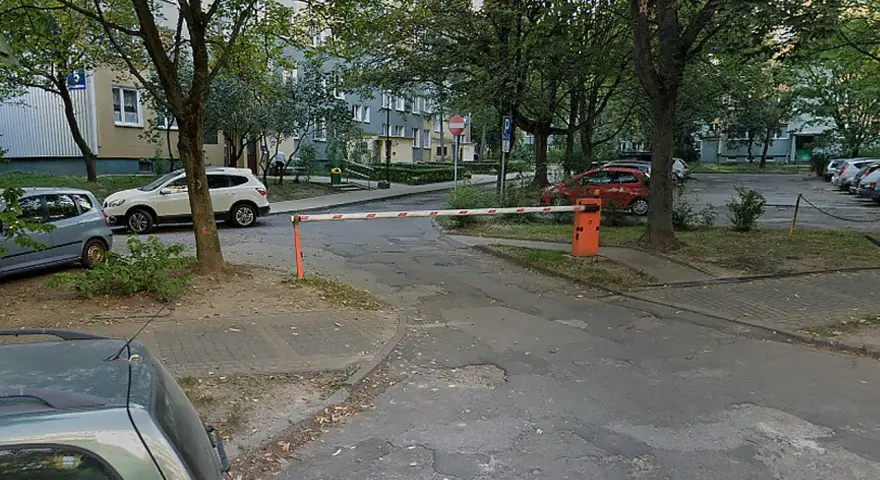 Jak otworzyć szlaban na osiedlu - proste metody i awaryjne rozwiązania