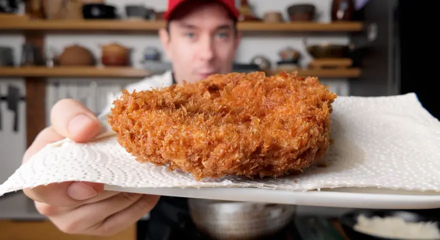 Chrupiące tonkatsu, idealne do domowego obiadu. Ten przepis jest prosty i szybki!