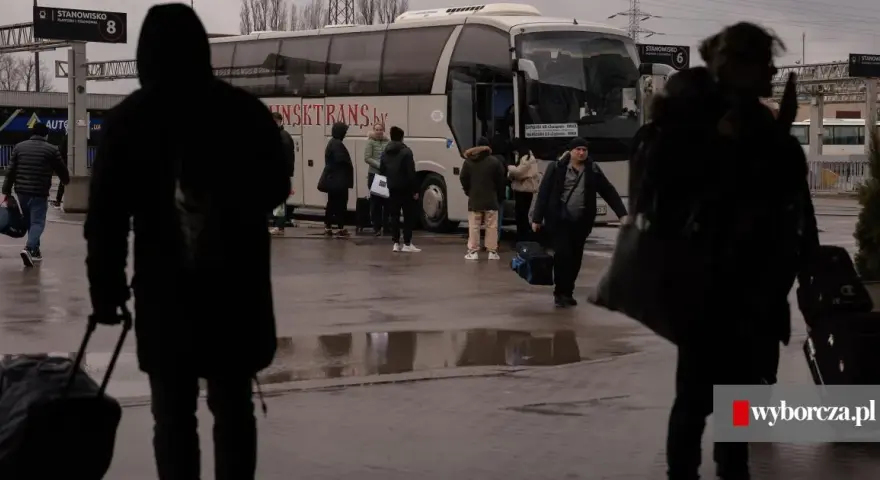 Polski Bus Warszawa: Gdzie się zatrzymuje? Dworzec Zachodni i Młociny