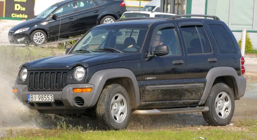Jeep Liberty jaki silnik wybrać? Porównanie opcji silnikowych