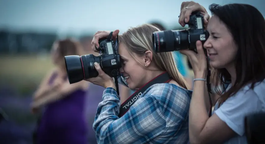 Profesjonalny fotograf: Kiedy to inwestycja w trwałe wspomnienia?