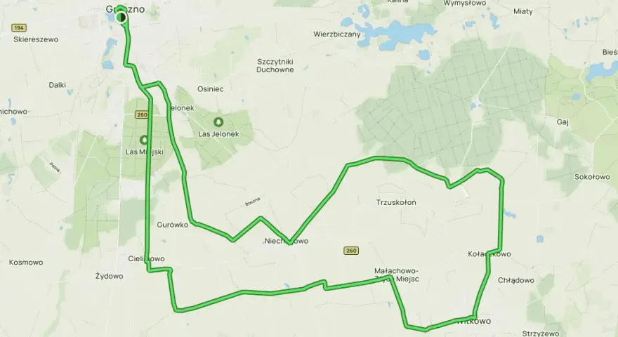 Trasa rowerowa wokół jezior i lasów, prowadząca przez wsie takie jak Gniezno, Las Jelonek i Trzuskołoń. Ciekawa ruta czarna dla miłośników aktywnego wypoczynku.