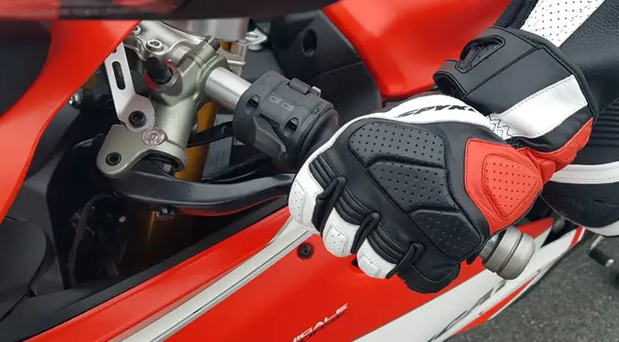Ile wytrzymuje sprzęgło w motocyklu? Sprawdź, jak je przedłużyć